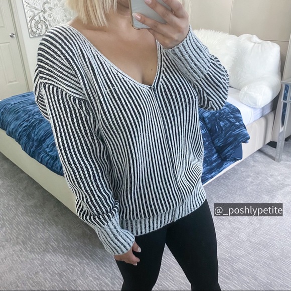 Bohme vertical striped white & black v-neck knit wear sweater long sleeve  top - Picture 11 of 15